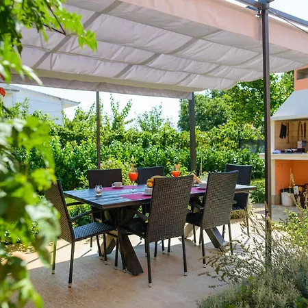 Holiday home House Mirjana